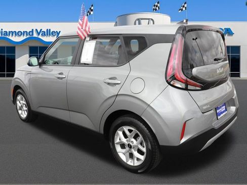 Used 2025 Kia Soul LX w/ LX Technology Package FWD image 4