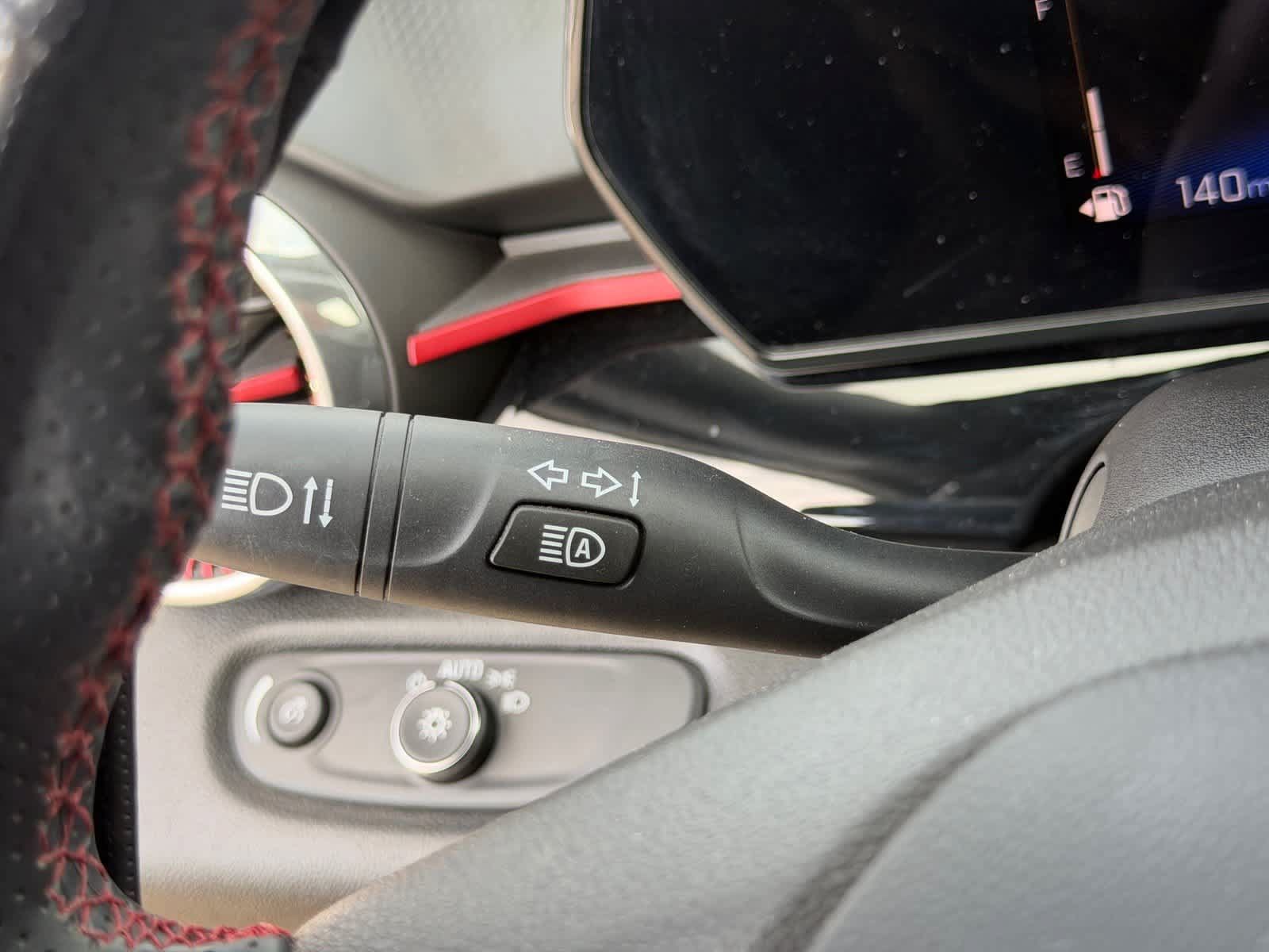 Used 2024 Chevrolet Trax RS FWD image 17