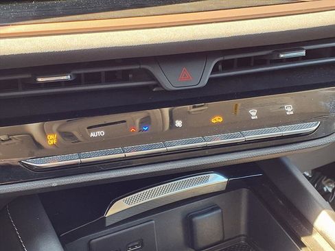 Used 2025 Buick Envision Sport Touring image 9