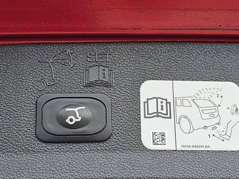 Used 2018 Ford Escape Titanium AWD/4WD image 16