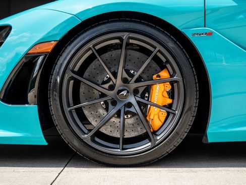 Used 2024 McLaren 750S Spider image 13