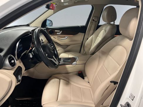 Used 2022 Mercedes-Benz GLC 300 4MATIC image 11