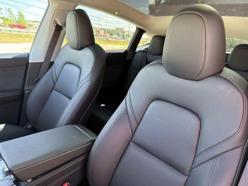 Used 2025 Tesla Model Y Long Range AWD/4WD image 28