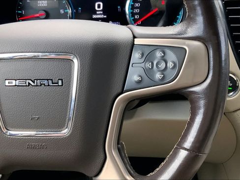 Used 2018 GMC Yukon XL Denali w/ Denali Ultimate Package AWD/4WD image 25