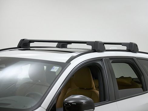 Certified 2025 Volvo XC60 T8 Ultra w/ Protection Package Premier image 4