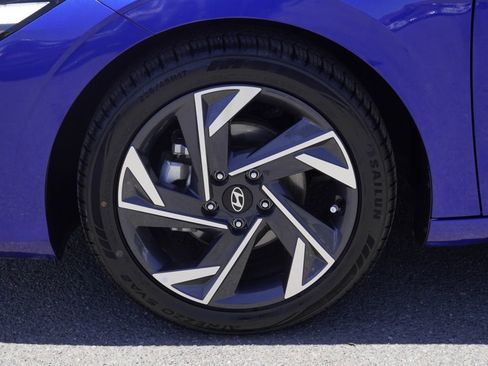 Used 2024 Hyundai Elantra Limited FWD image 10