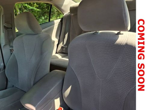Used 2010 Toyota Camry FWD image 11