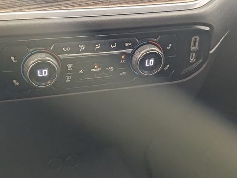 Used 2022 Chevrolet Silverado 1500 LT AWD/4WD image 21