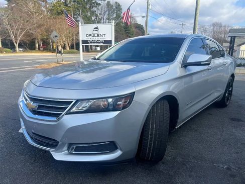 Used 2017 Chevrolet Impala LT image 3