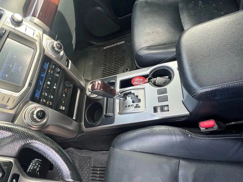 Used 2018 Toyota 4Runner Limited AWD/4WD image 28