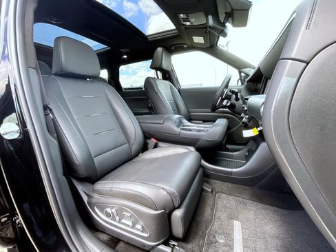 Certified 2026 Hyundai Palisade Calligraphy AWD/4WD image 16