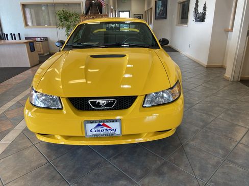 Used 1999 Ford Mustang GT RWD image 2
