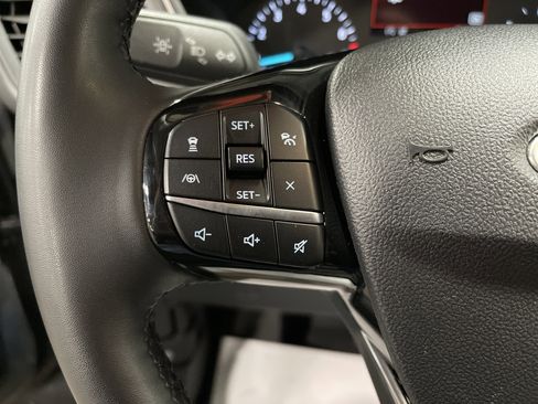 Used 2022 Ford Escape SE w/ Cold Weather Package image 17