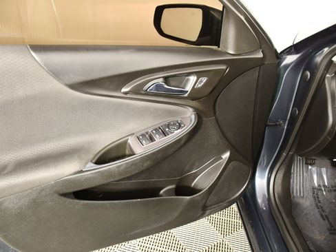 Used 2021 Chevrolet Malibu LT FWD image 35