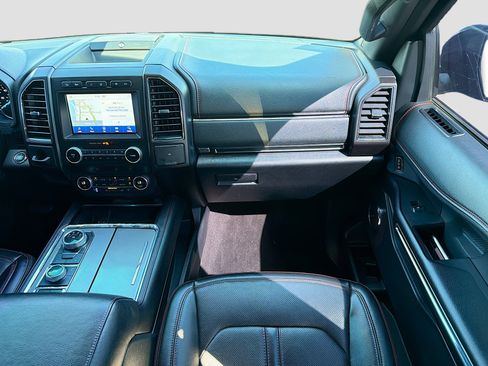 Used 2021 Ford Expedition Max Limited image 19
