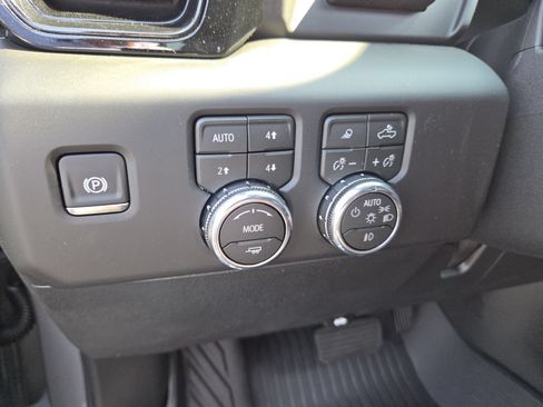 New 2026 GMC Sierra 2500 AT4 w/ AT4 Premium Plus Package AWD/4WD image 6
