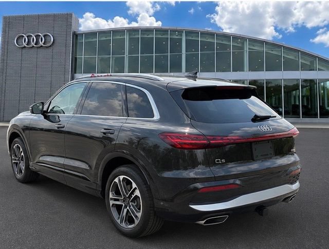 Certified 2025 Audi Q5 Premium w/ Premium Plus AWD/4WD image 3