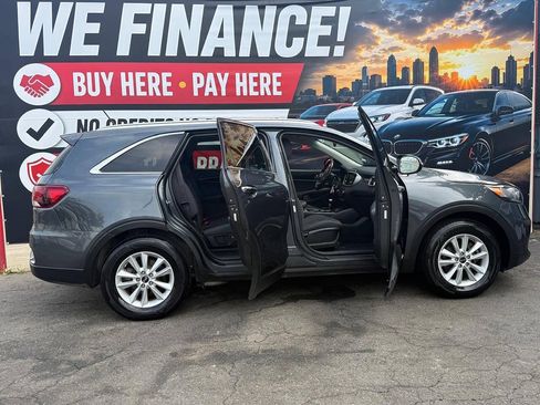 Used 2020 Kia Sorento LX w/ LX I4 Convenience Package AWD/4WD image 11