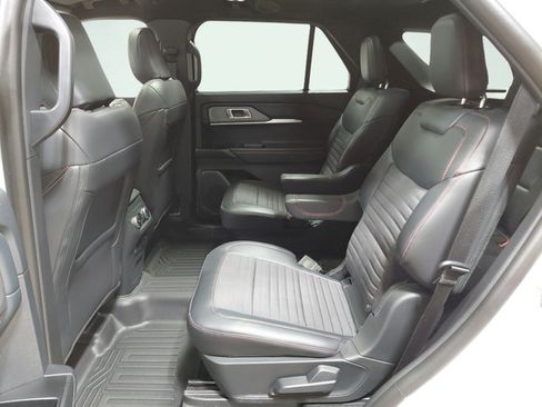 Used 2025 Ford Explorer ST-Line AWD/4WD image 20