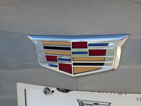 Used 2024 Cadillac XT4 Luxury w/ Cold Weather Package AWD/4WD image 13