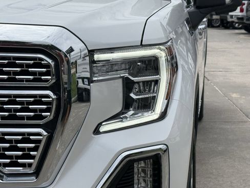 Used 2022 GMC Sierra 1500 Denali w/ Denali Premium Package AWD/4WD image 11