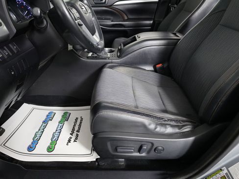 Used 2017 Toyota Highlander Plus image 13
