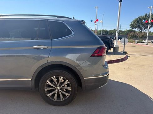 Used 2018 Volkswagen Tiguan SE FWD image 6