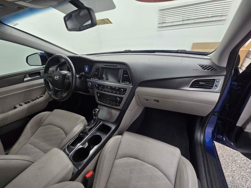 Used 2016 Hyundai Sonata Sport w/ Option Group 02 FWD image 19