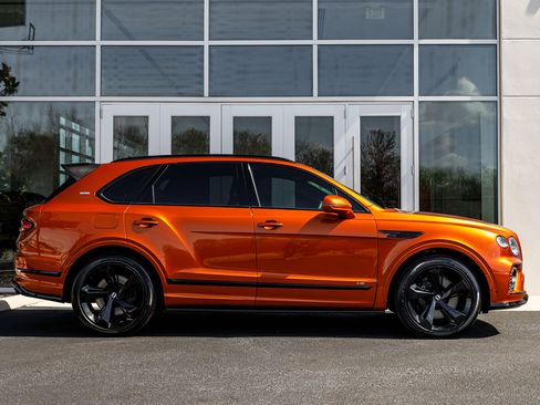 Used 2021 Bentley Bentayga image 5