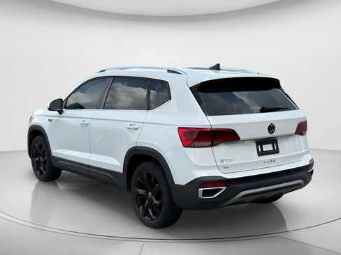 Used 2024 Volkswagen Taos SE w/ Black Wheel Package FWD image 7