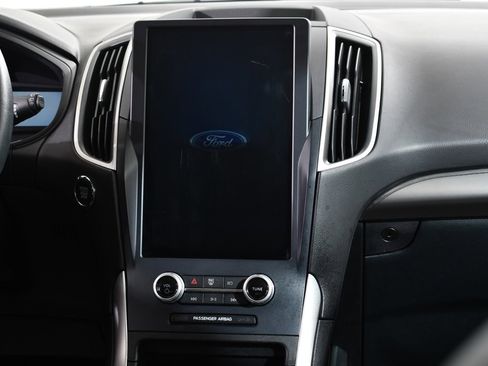 Used 2022 Ford Edge SEL w/ Convenience Package image 9