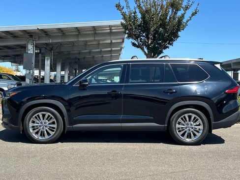 Used 2024 Toyota Grand Highlander AWD image 7