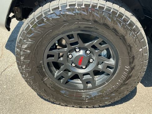 Used 2024 Toyota 4Runner TRD Off-Road Premium w/ Moonroof Package AWD/4WD image 9