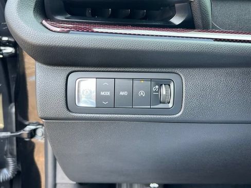 Used 2024 Chevrolet Traverse Z71 w/ LPO, Floor Liner Package AWD/4WD image 20