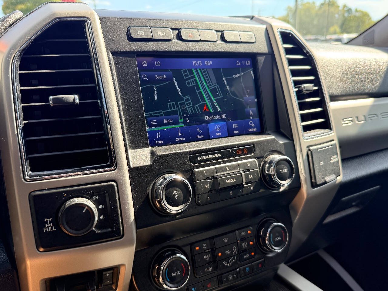Used 2021 Ford F250 Lariat w/ Lariat Ultimate Package AWD/4WD image 28