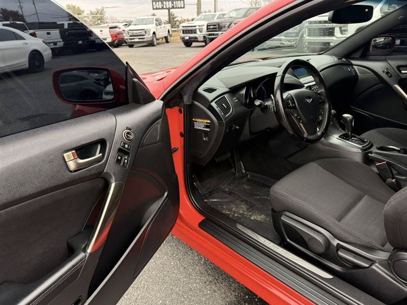 Used 2015 Hyundai Genesis 3.8 RWD image 18
