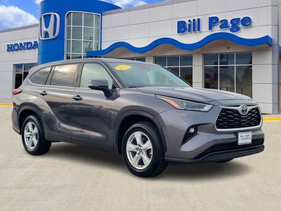 Used 2023 Toyota Highlander LE