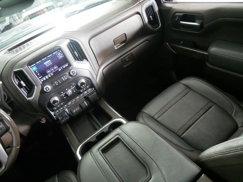 Used 2019 GMC Sierra 1500 Denali w/ Denali Ultimate Package AWD/4WD image 11