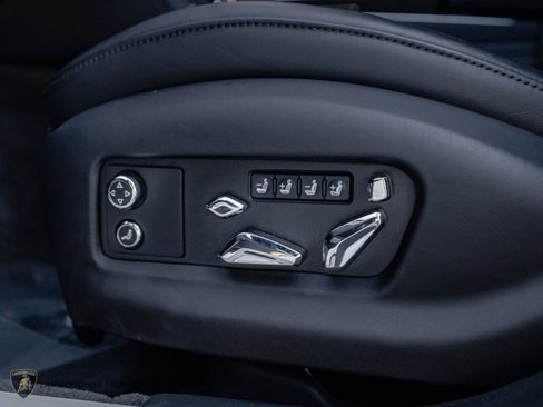 Used 2024 Bentley Flying Spur V8 AWD/4WD image 29