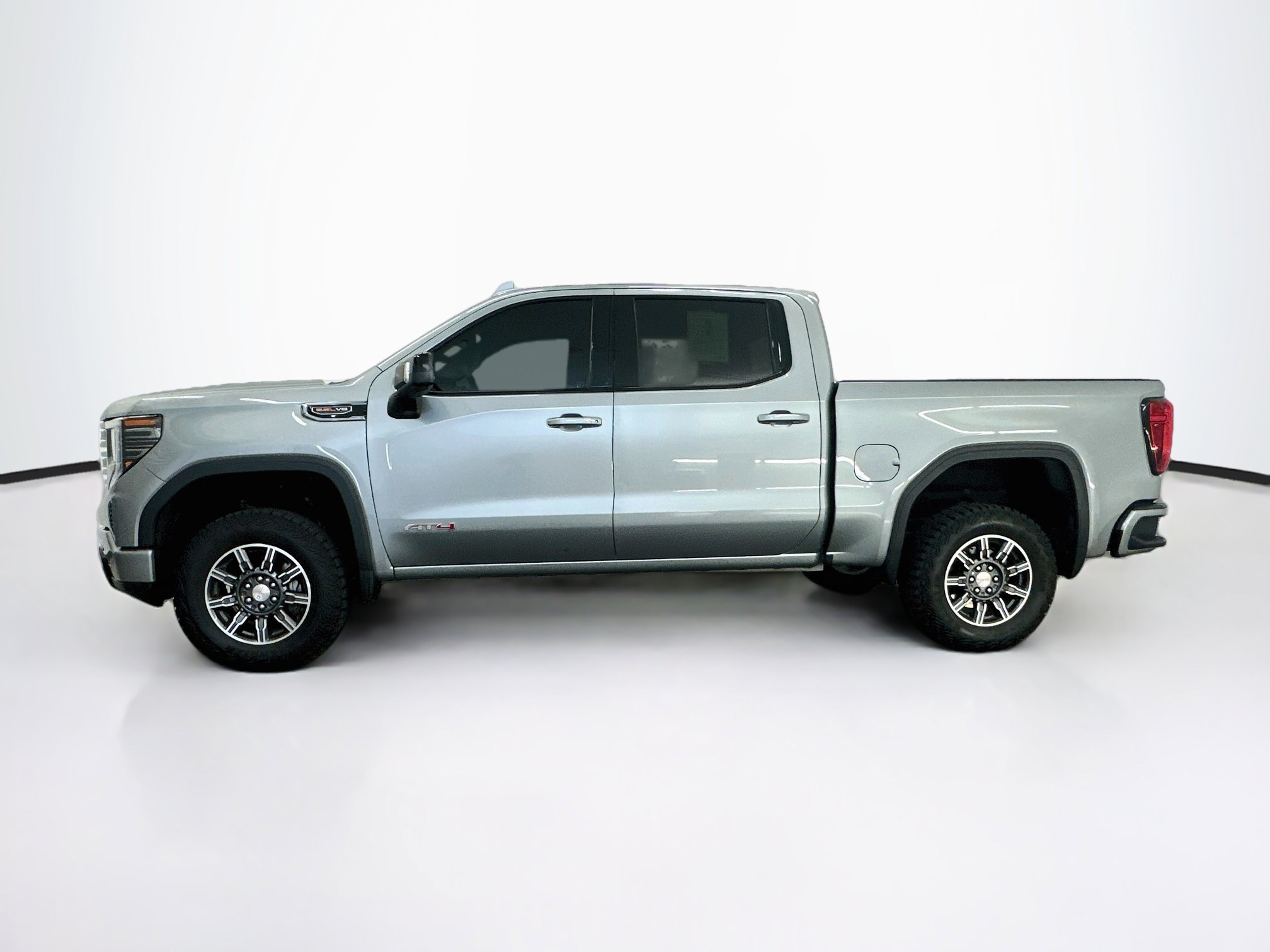 Used 2026 GMC Sierra 1500 AT4 AWD/4WD image 4