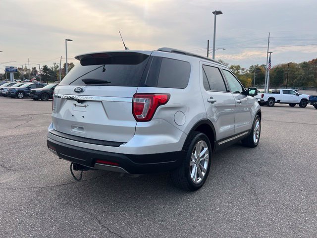 Certified 2019 Ford Explorer XLT w/ Equipment Group 202A FWD image 4