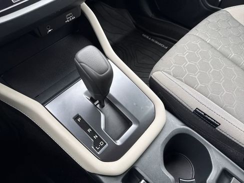 Certified 2025 Subaru Forester Base image 27