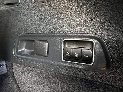Used 2024 Mercedes-Benz GLS 450 4MATIC image 31