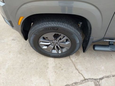 Used 2025 Nissan Frontier SV w/ SV Convenience Package image 33