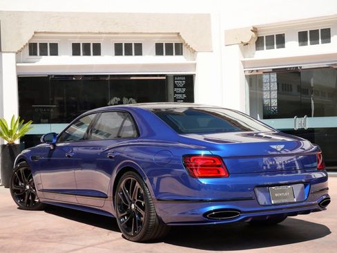 New 2025 Bentley Flying Spur Plug-In Hybrid image 3
