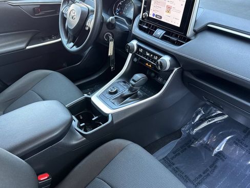 Certified 2025 Toyota RAV4 LE AWD/4WD image 15