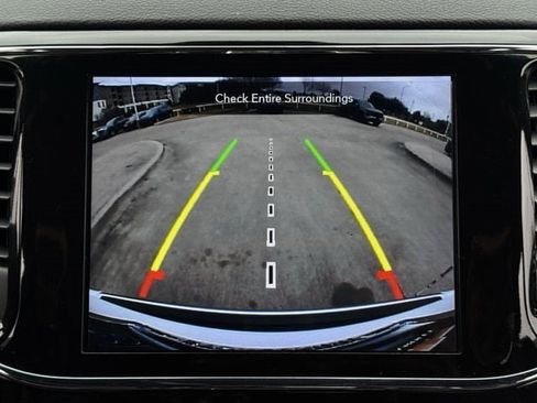 Used 2022 Jeep Grand Cherokee Limited image 19