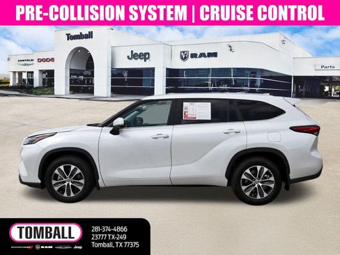 Used 2023 Toyota Highlander XLE image 4