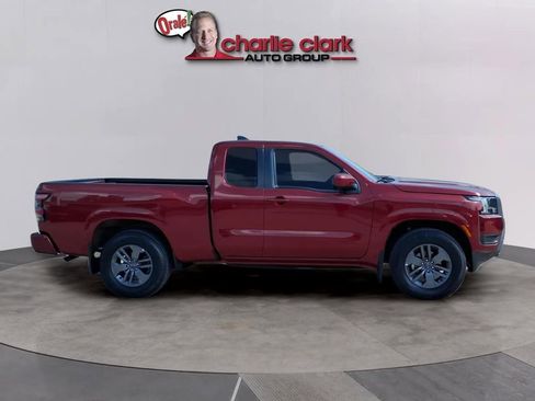 Used 2025 Nissan Frontier SV RWD image 6