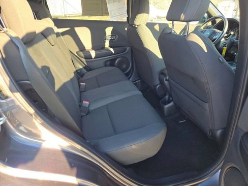 Used 2021 Honda HR-V Sport image 9